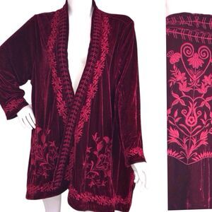 Time for Me 2X Exquisite Embroidery Velvety Vampish Red Wine Cardi Women's Plus